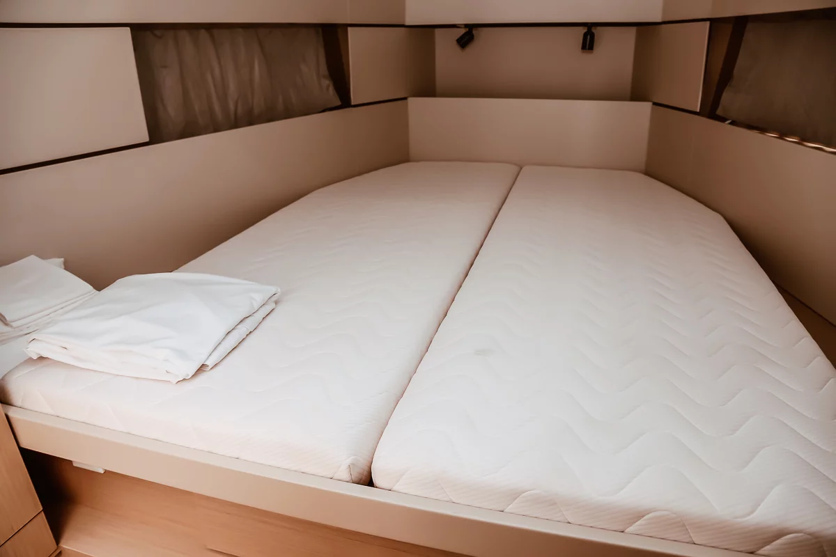Oceanis 38.1 (CLASS)  - 6