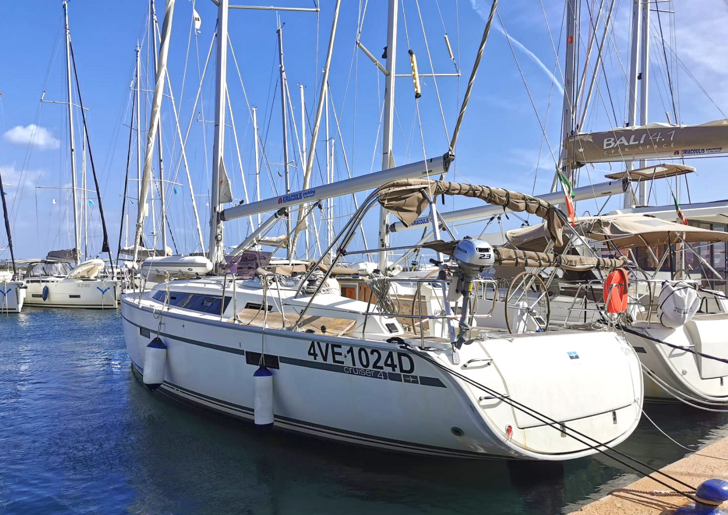 Photo #3 - Bavaria Cruiser 41 - 3 cab. (ECONOMY) en Punta Ala - 35058