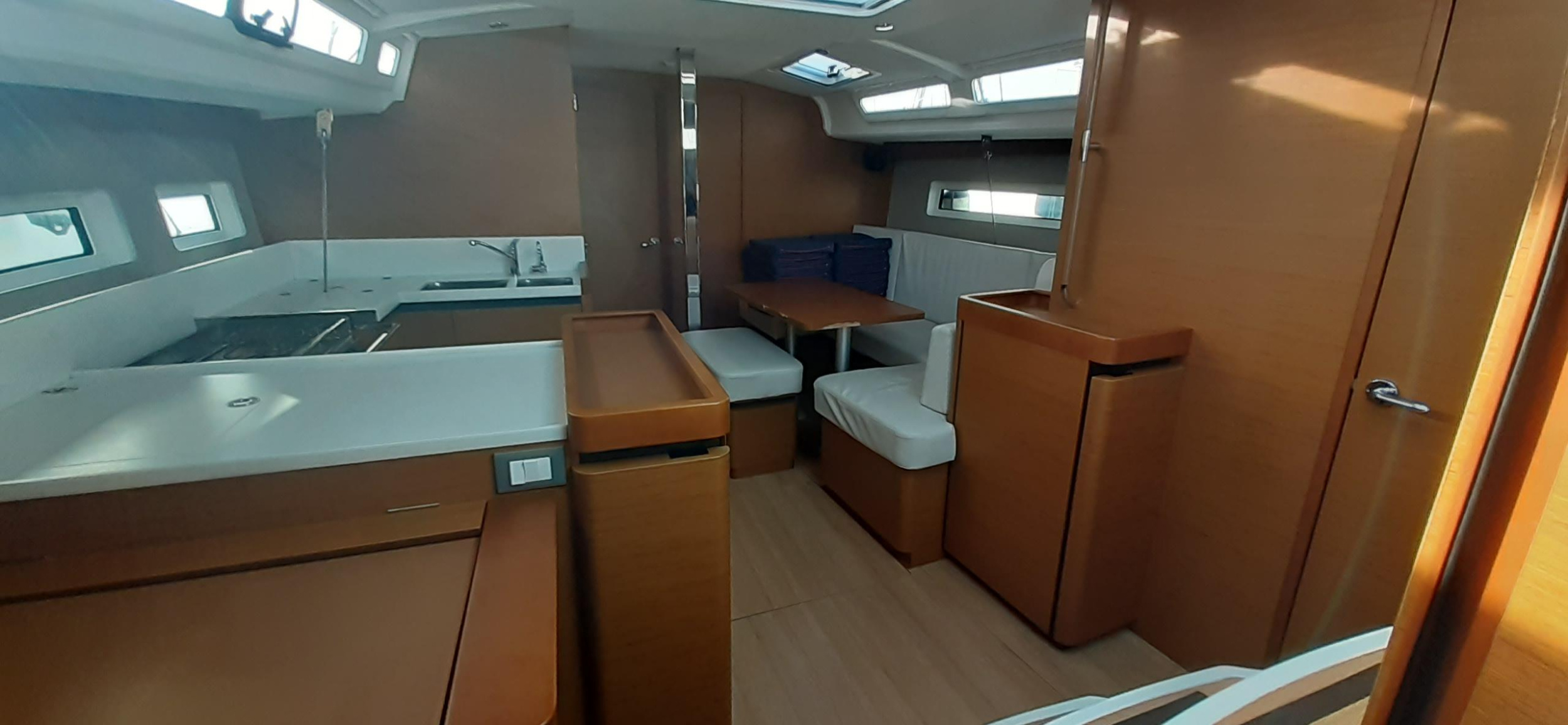 Photo #3 - Sun Odyssey 440 (ECONOMY) en Portisco - 35066