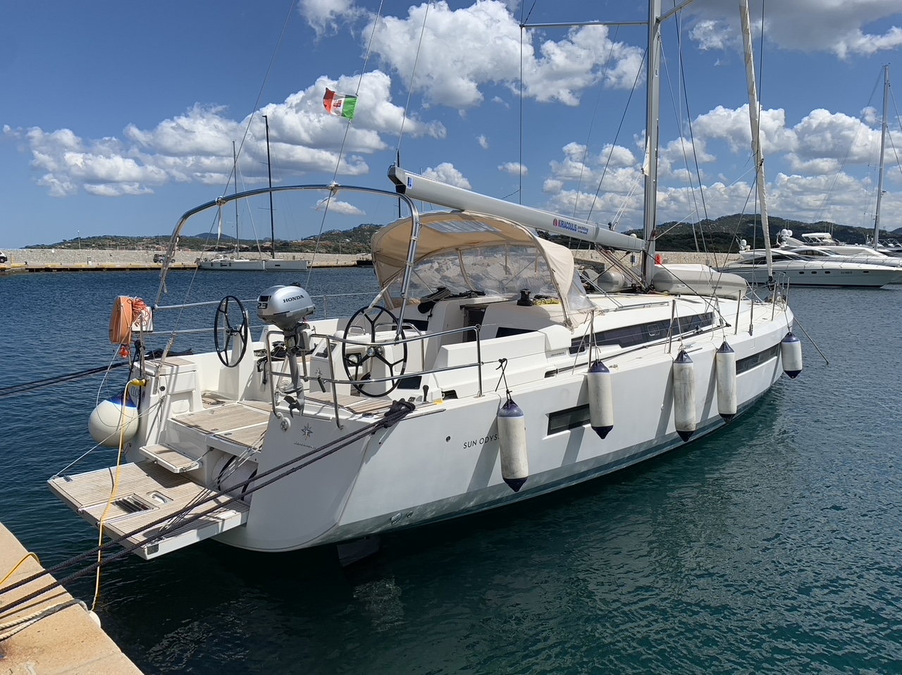 Photo #3 - Sun Odyssey 490 - 5 + 1 cab. (ECONOMY) in Portisco - 35068