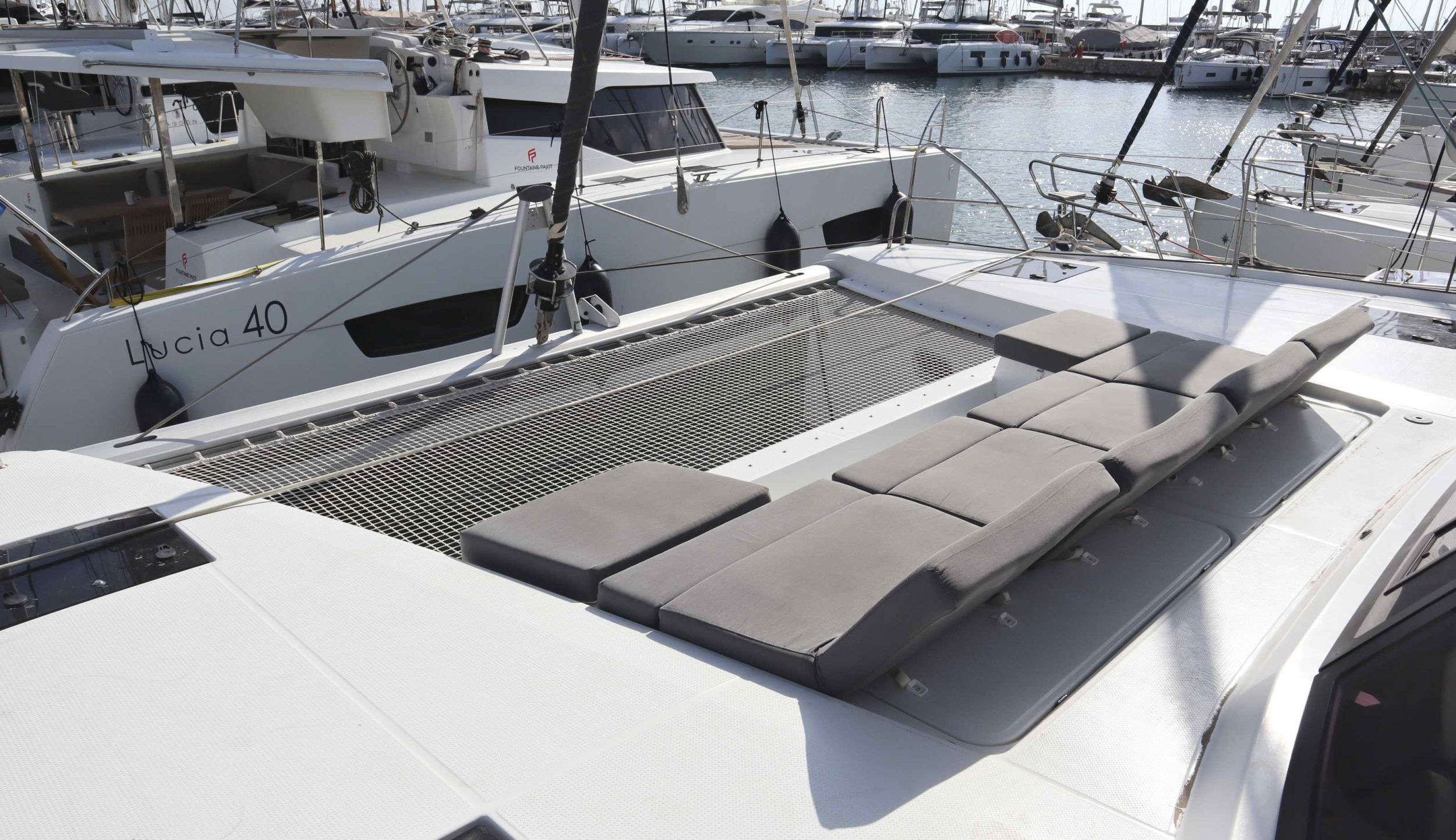 Photo #4 - Fountaine Pajot Astrea 42 - 3 + 2 cab. (CLASS) en Athènes - 35080
