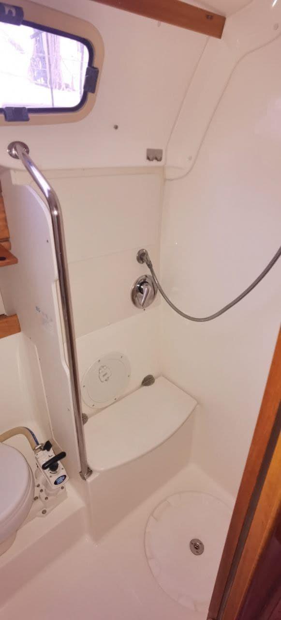 Photo #11 - Bavaria 42 Cruiser (ECONOMY) en Athènes - 35085
