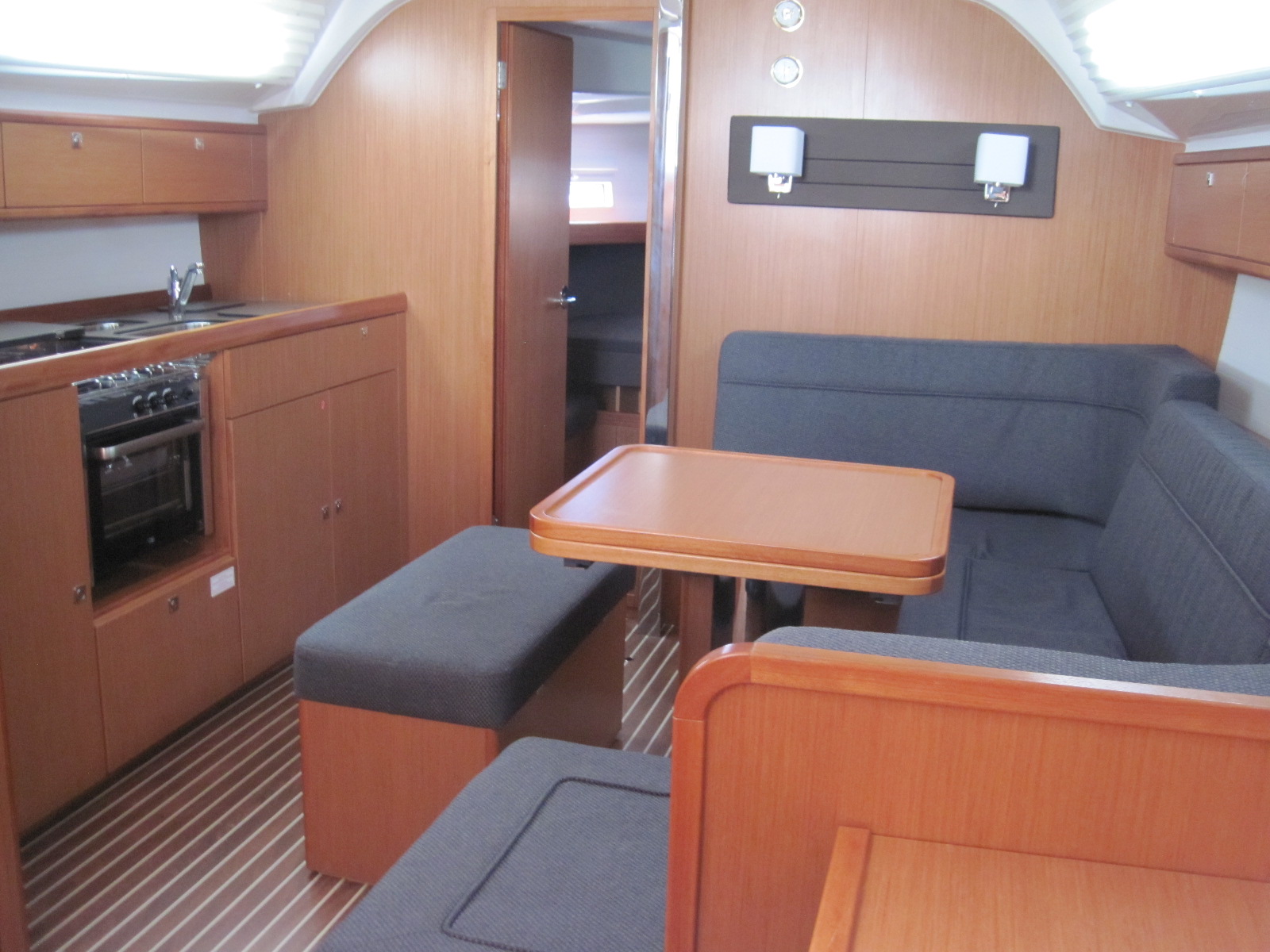 Photo #11 - Bavaria Cruiser 41 - 3 cab. (ECONOMY) en Capo d'Orlando - 35095