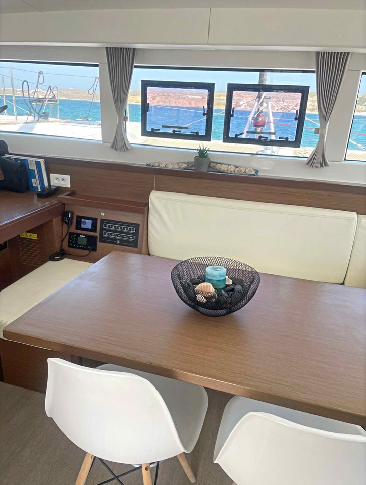 Lagoon 40 - 4 + 2 cab — photo 7