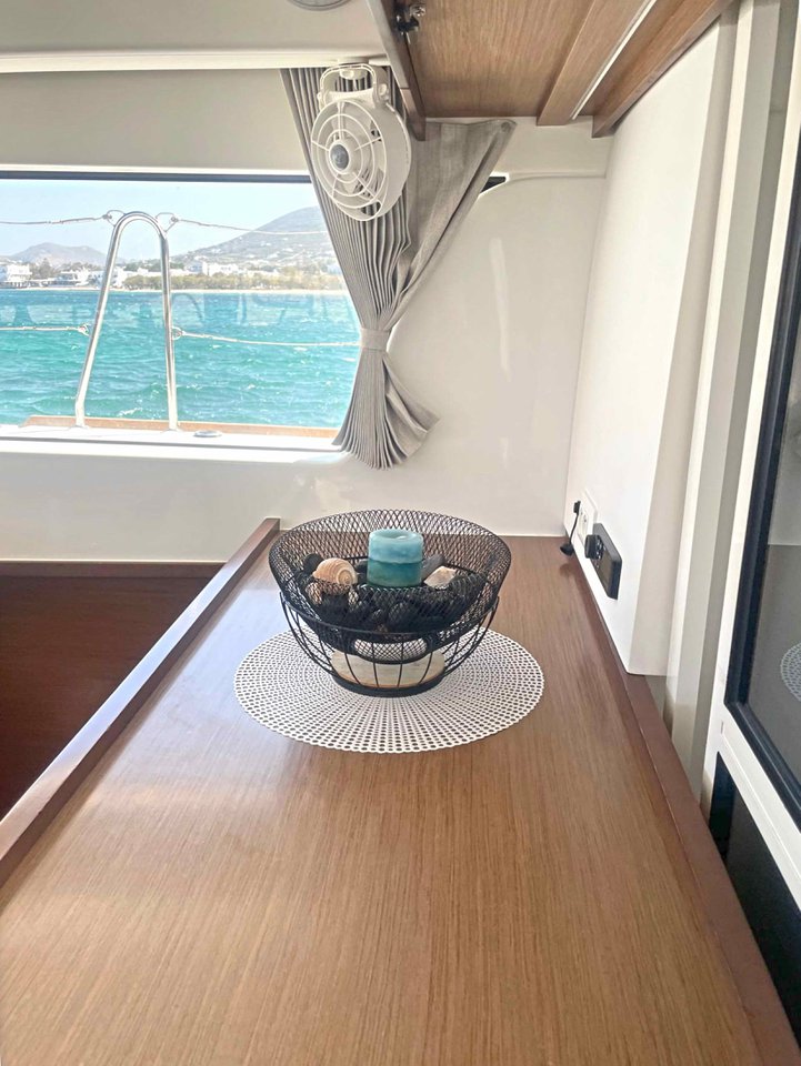 Lagoon 40 - 4 + 2 cab — photo 8