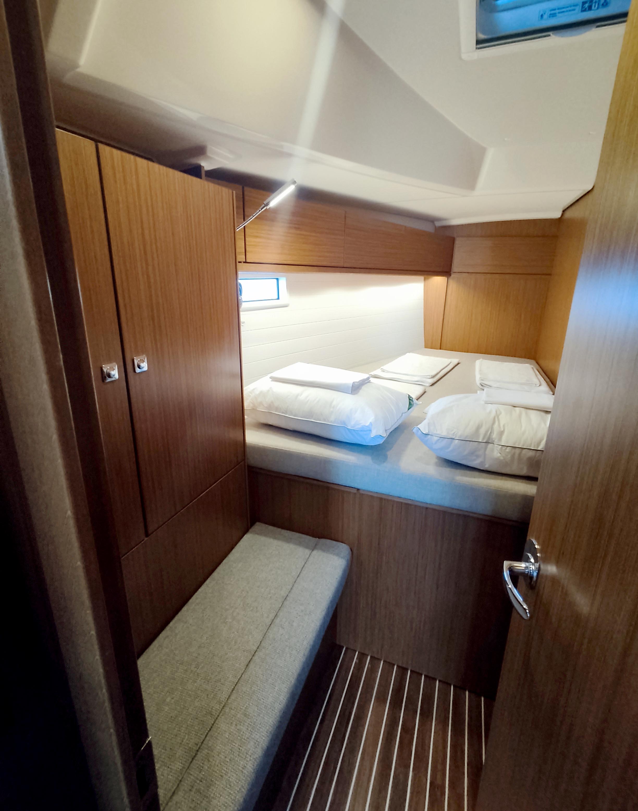 Photo #7 - Bavaria Cruiser 46 Style - 4 cab. (Io) in Lavrion - 35321