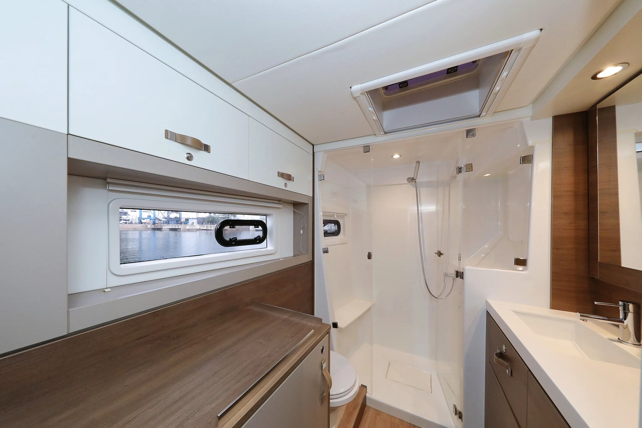 Bali 4.4 - 3 + 1 cab. (Apollo)  - 33