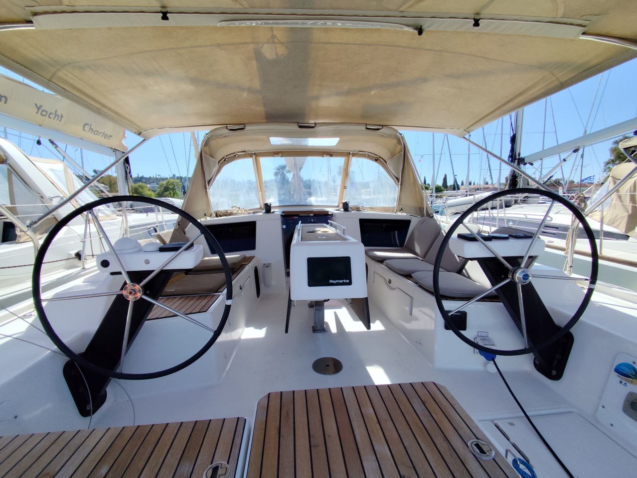 Dufour 390 GL — photo 7