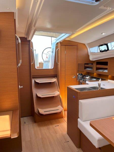 Sun Odyssey 380 - 3 cab. — photo 6