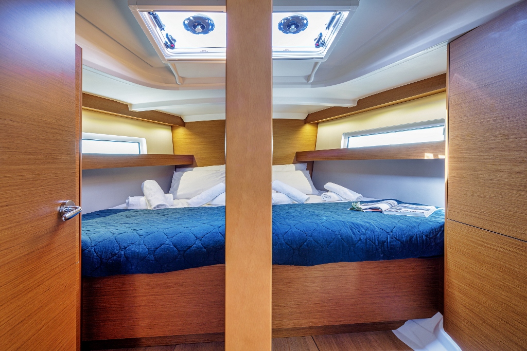 Sun Odyssey 440 - 4 cab. — photo 10