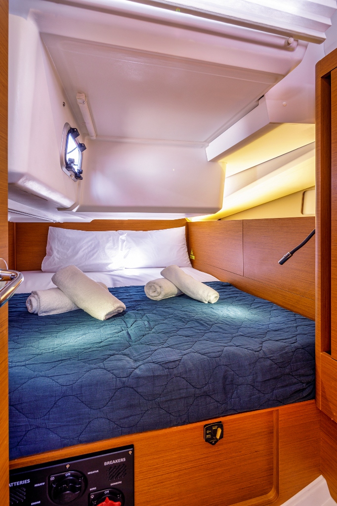 Sun Odyssey 440 - 4 cab. — photo 11
