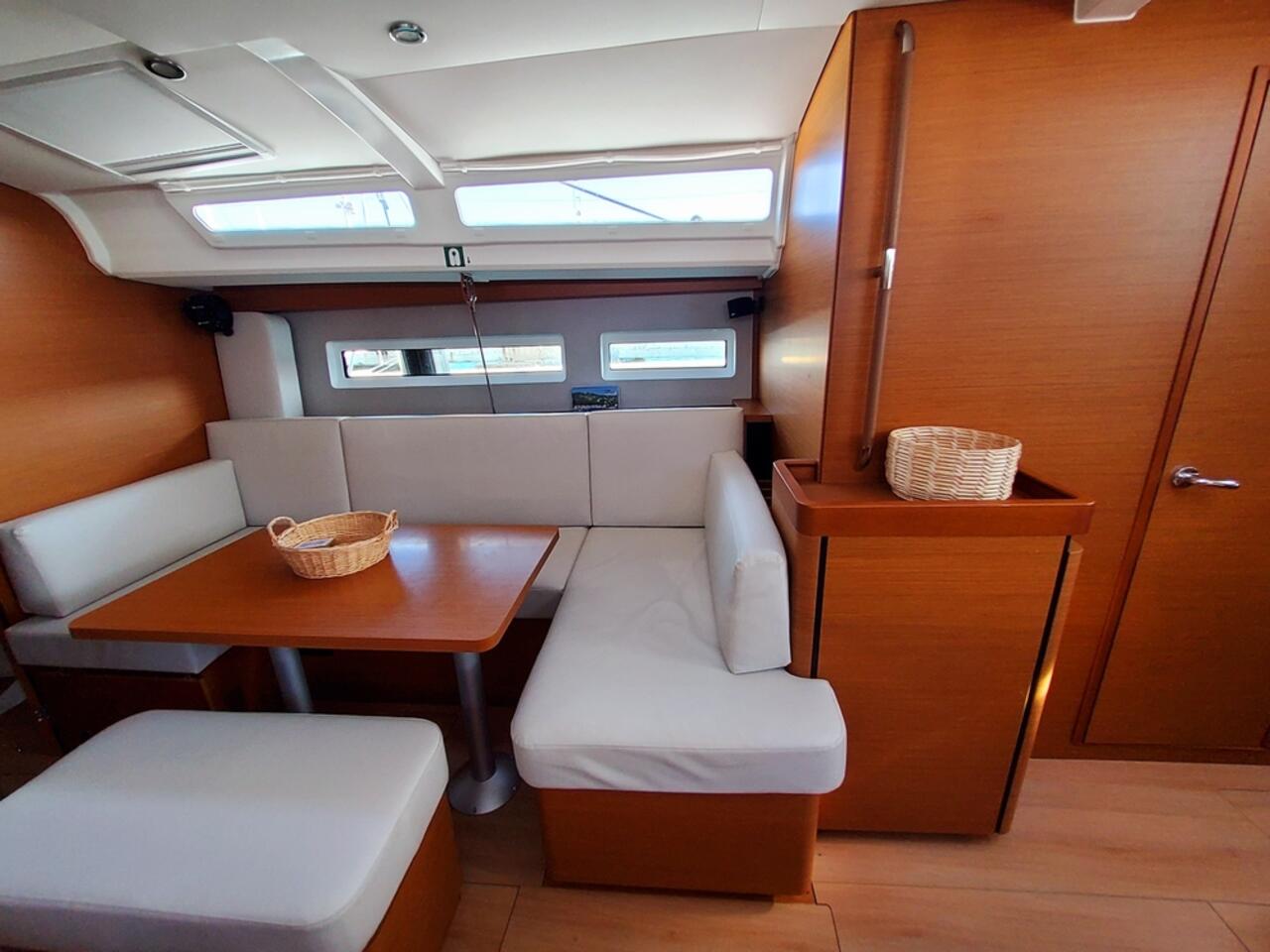 Sun Odyssey 440 - 4 cab. — photo 10