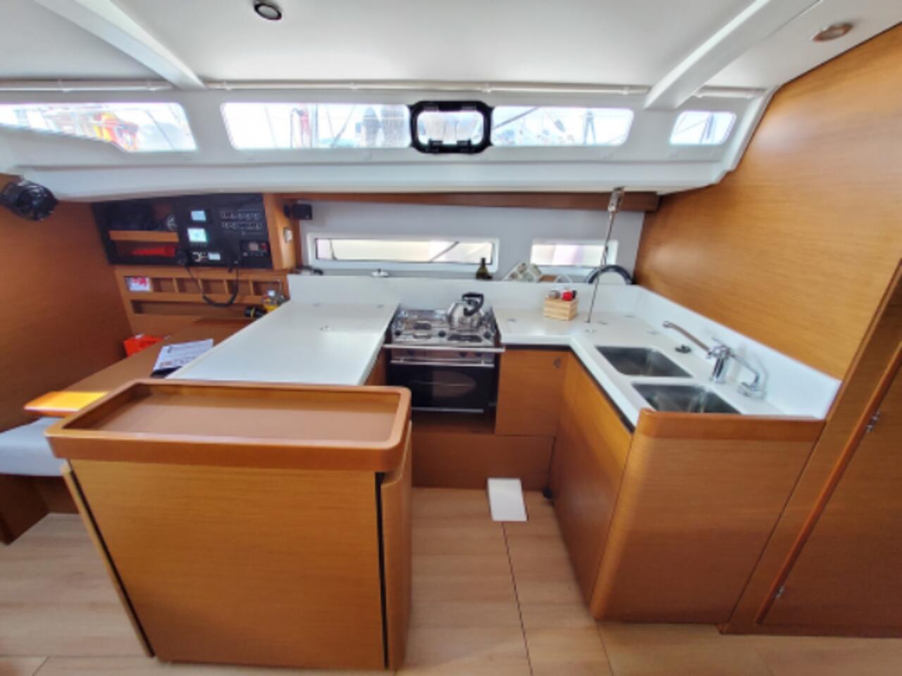 Sun Odyssey 440 - 4 cab. — photo 11