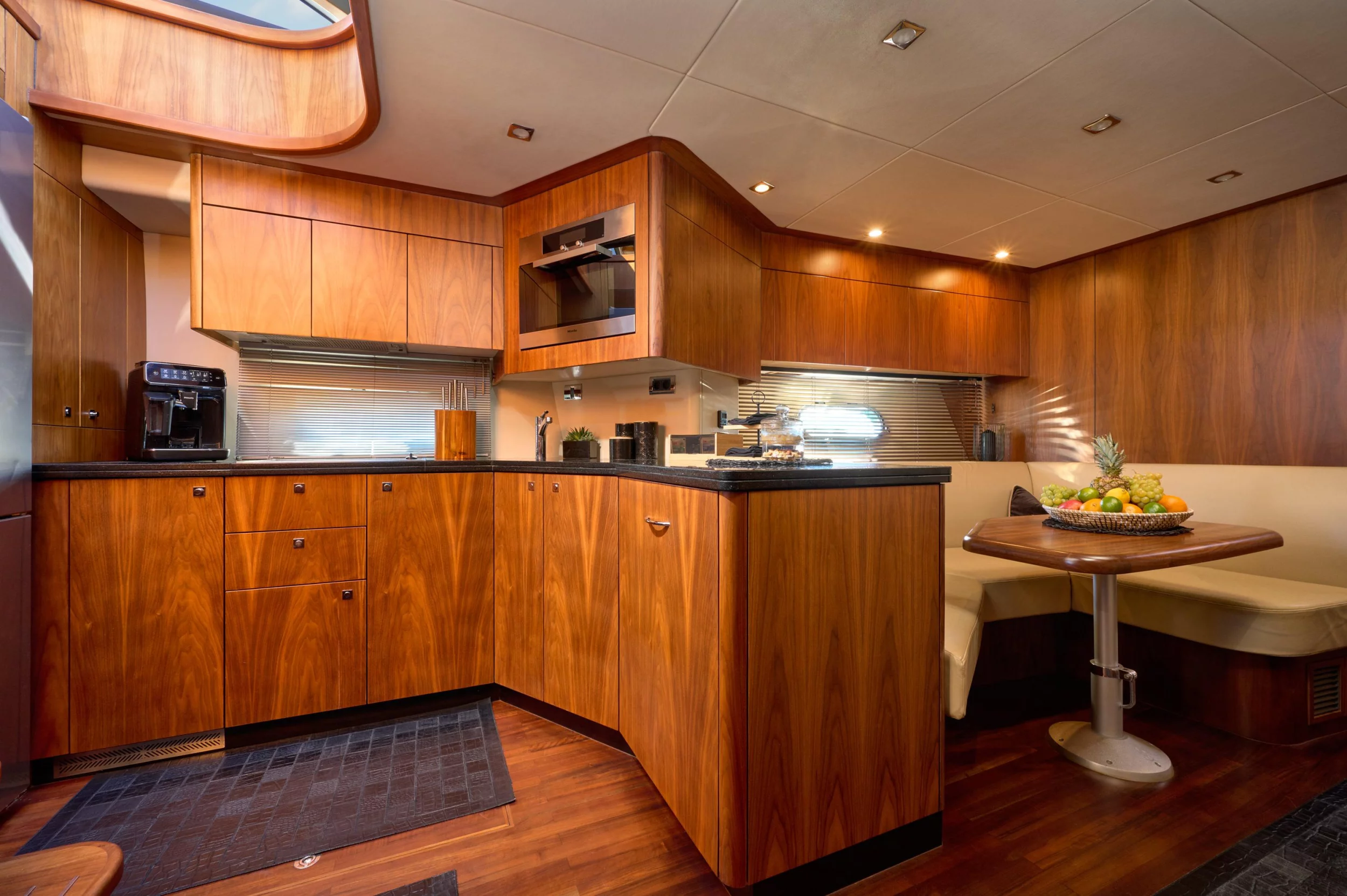 Sunseeker Predator 72 (Ghost)  - 6