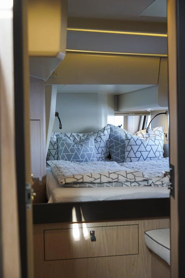 Oceanis Yacht 62 - 3 + 1 (Onyx)  - 9