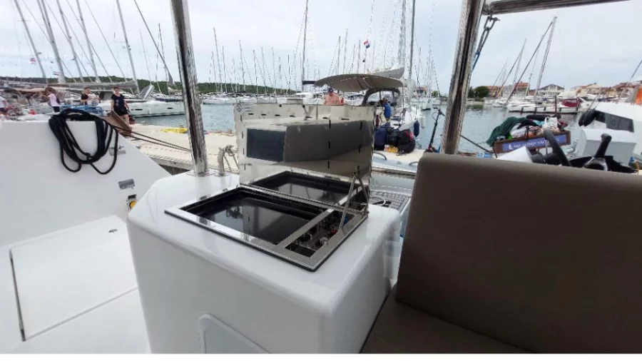 Dufour 48 Catamaran - 5 + 1 cab. (Dream)  - 11