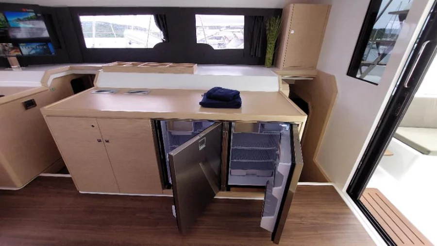 Dufour 48 Catamaran - 5 + 1 cab. (Dream)  - 19