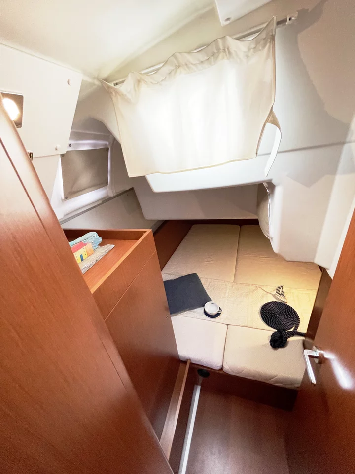 Oceanis 35.1 (Caroline)  - 8