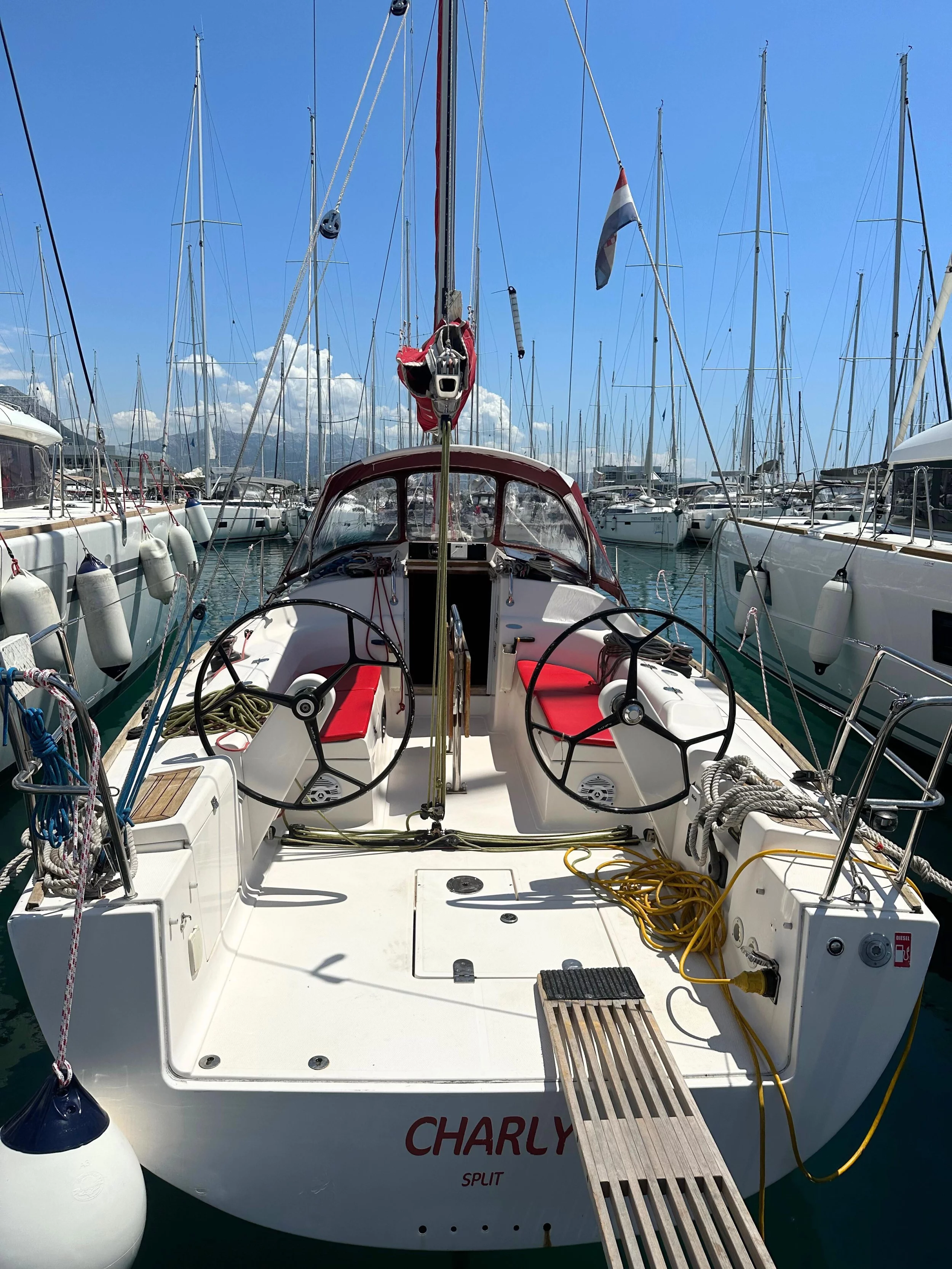 Salona 35 (Charly)  - 2