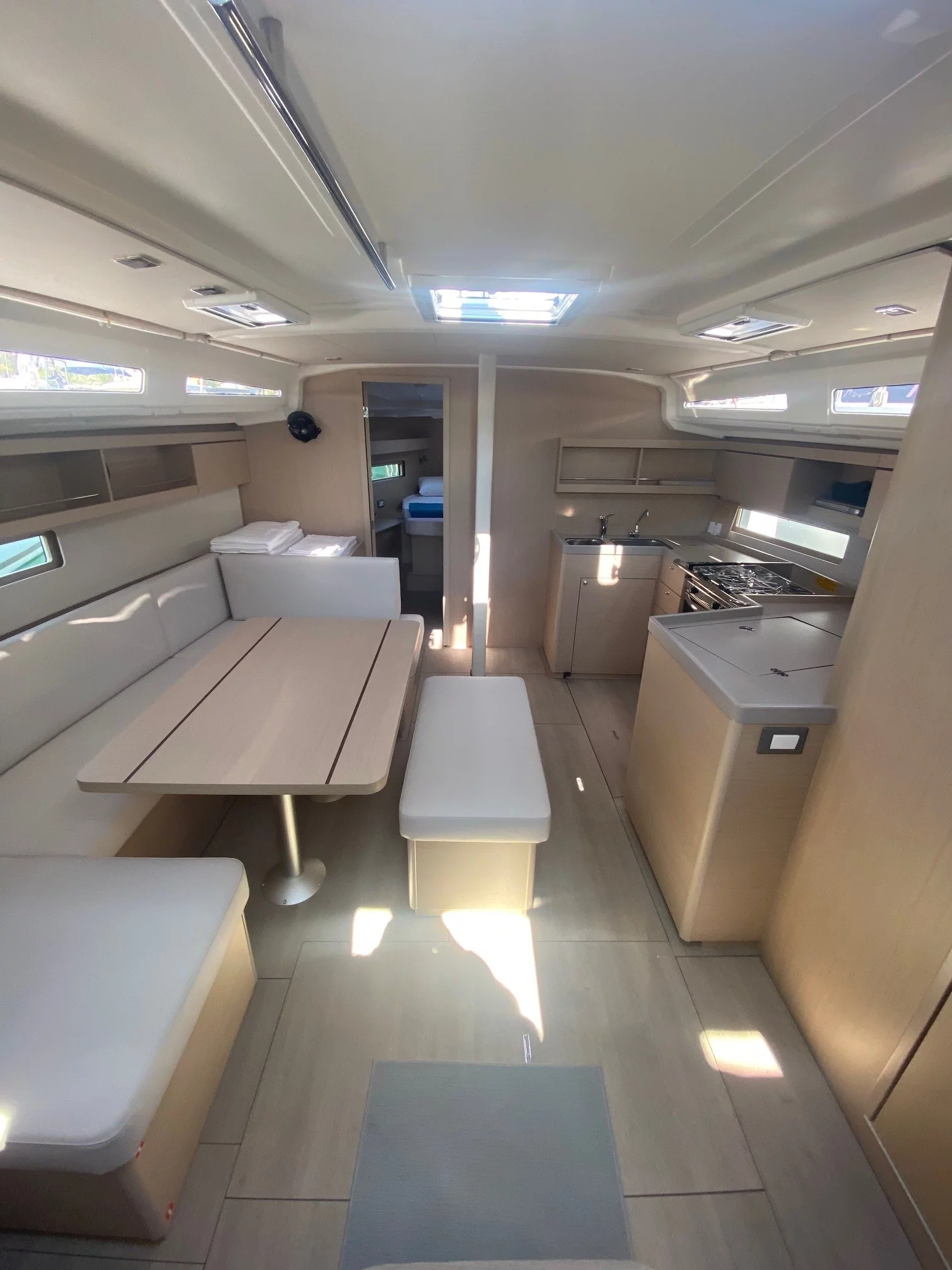 Oceanis 40.1 (La Mer)  - 8
