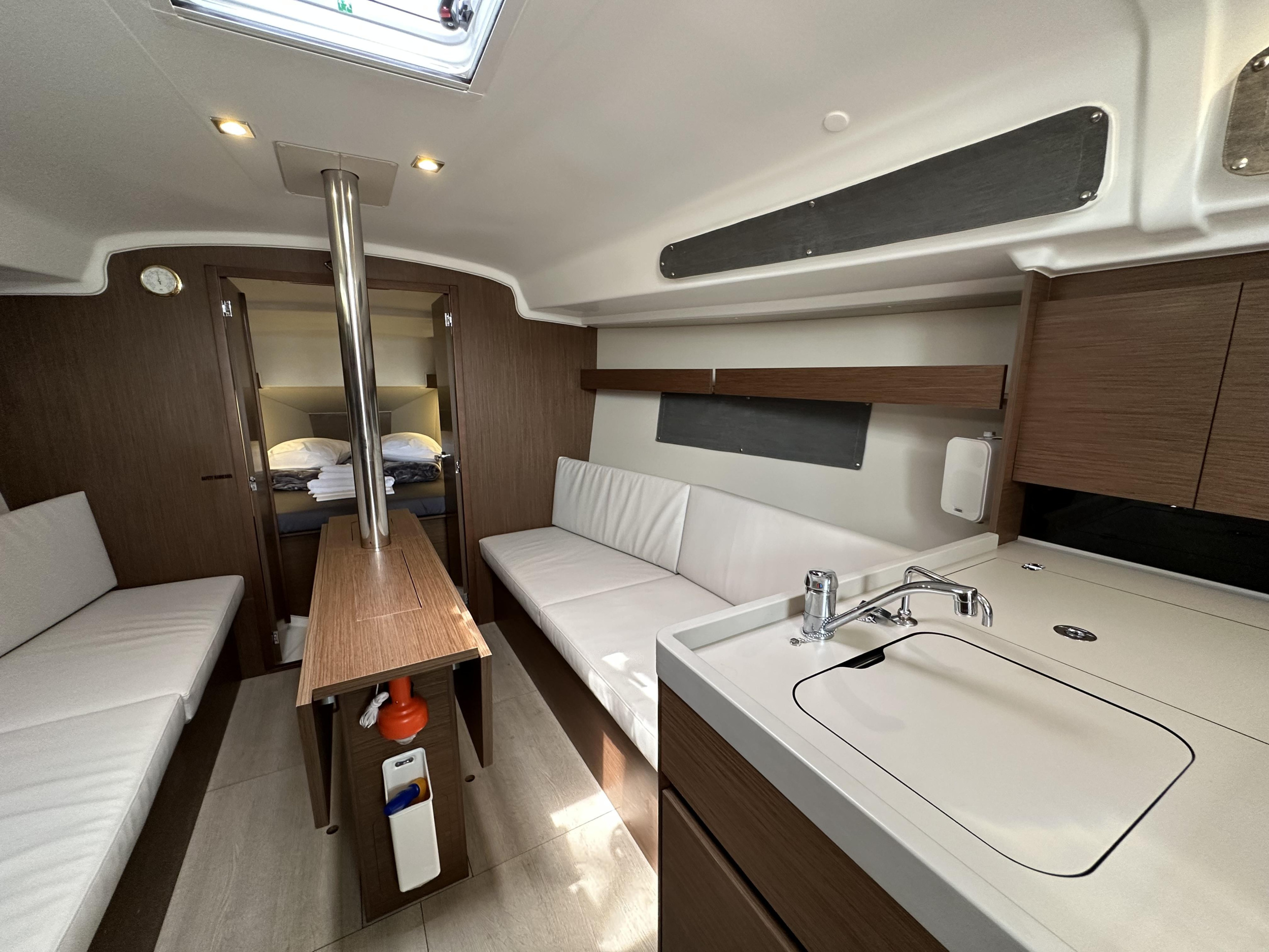 Photo #9 - Oceanis 34.1 (Aria) in Athens - 35684