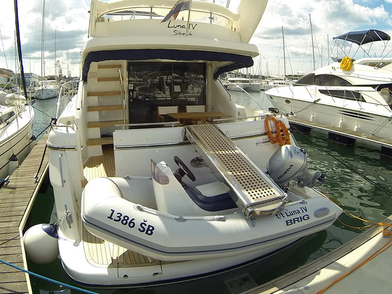 Fairline Phantom 50 (Luna IV)  - 3