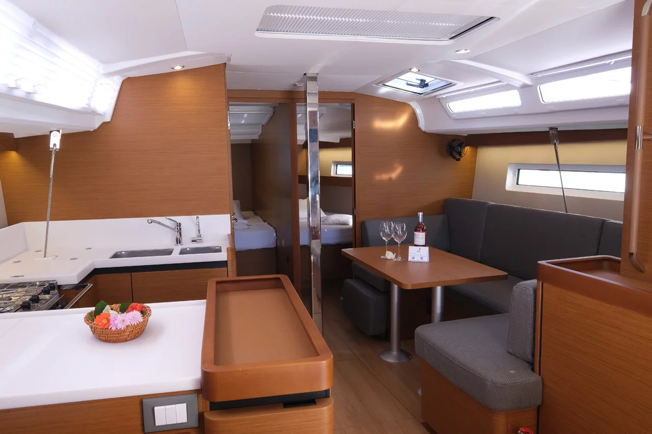Sun Odyssey 440 (Roma)  - 3