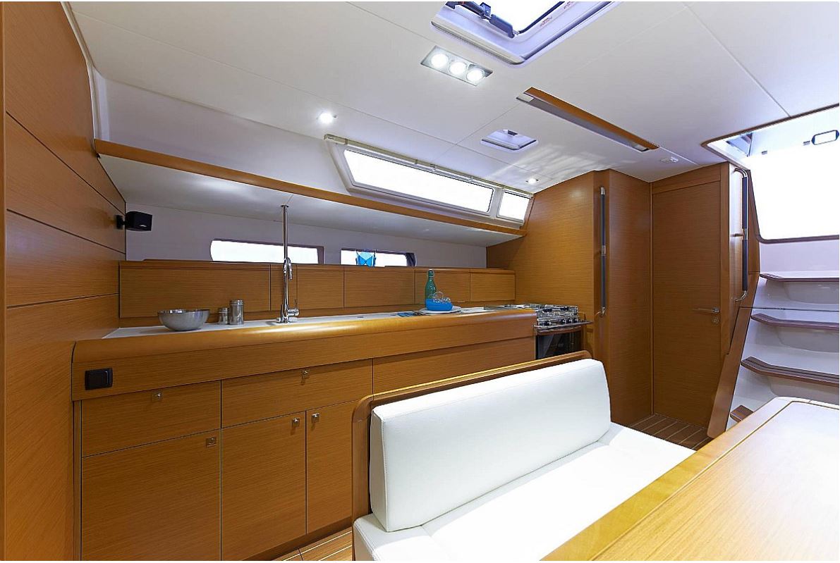 Photo #8 - Sun Odyssey 479 - 4 cab. (Joy) en Eleusis - 35747