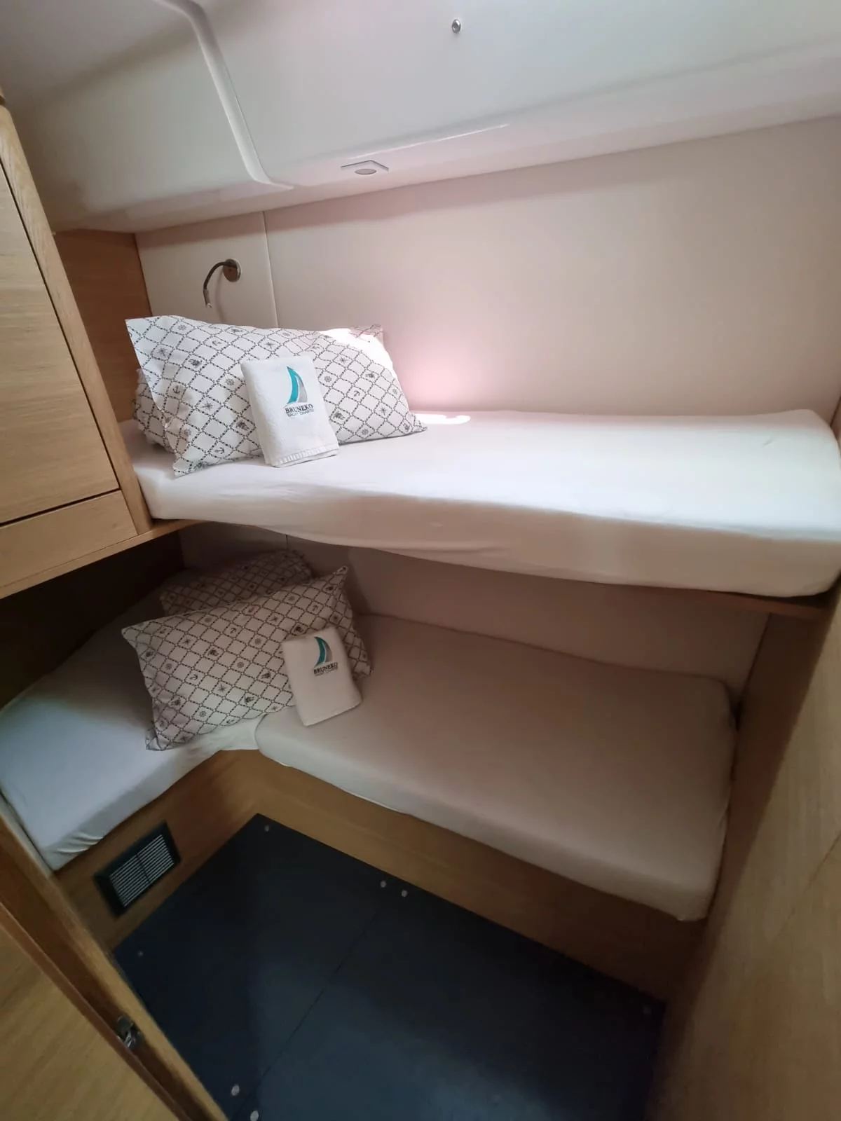 Elan E6 (Contessa)  - 25