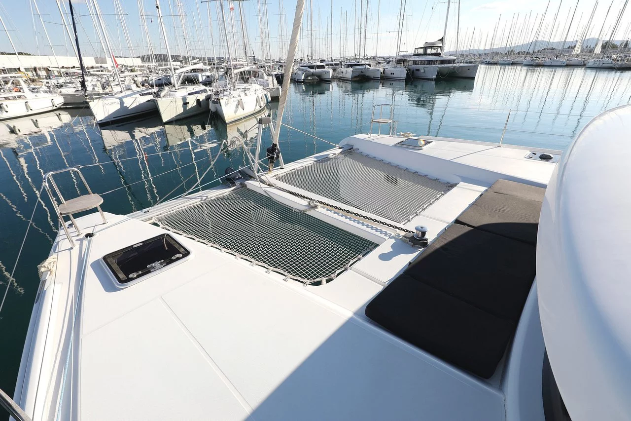Lagoon 42 - 4 + 2 cab. (Fat Cat)  - 39