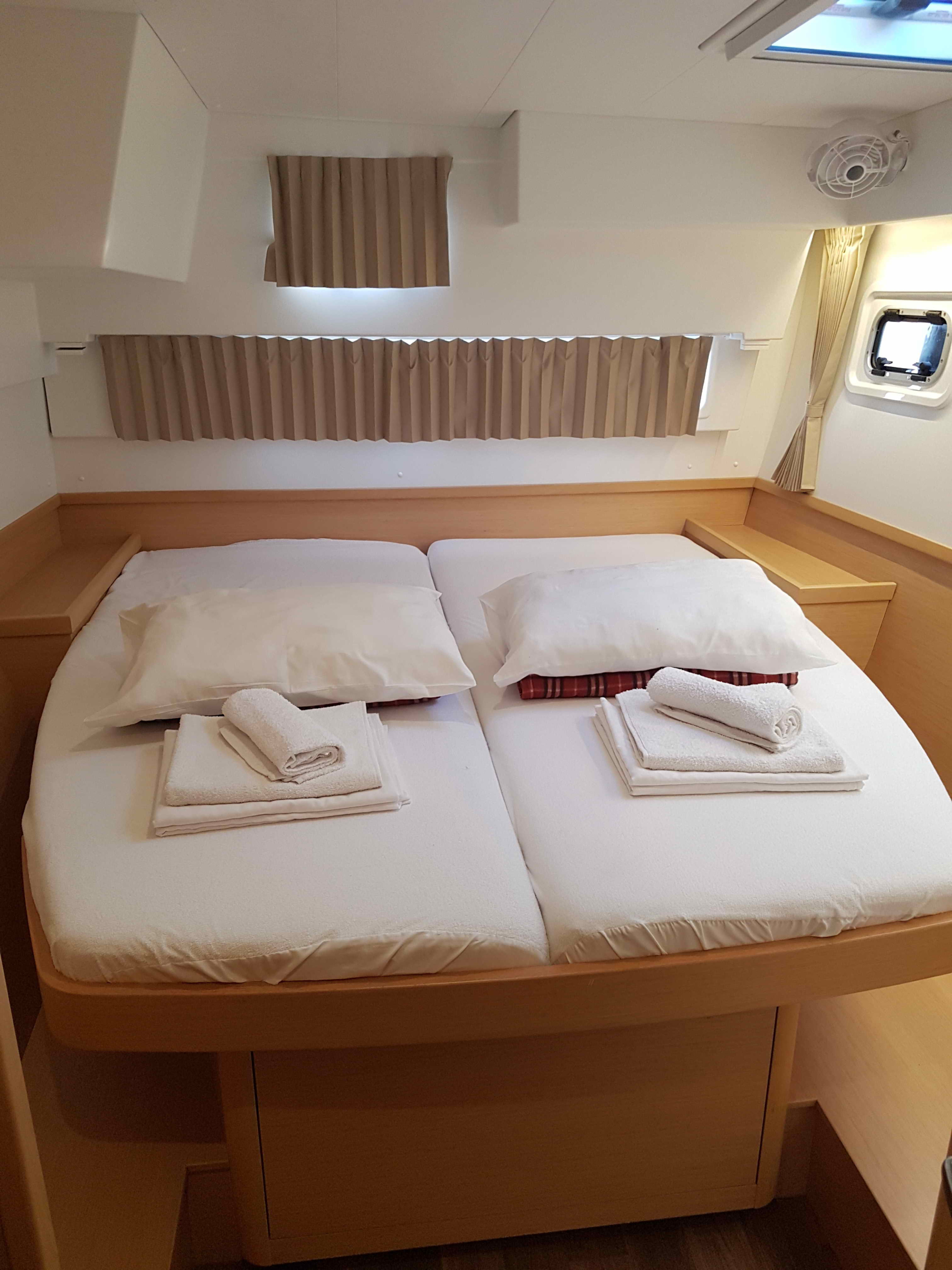 Photo #5 - Lagoon 42 - 4 + 2 cab. (ECONOMY) in Rhodos - 35879