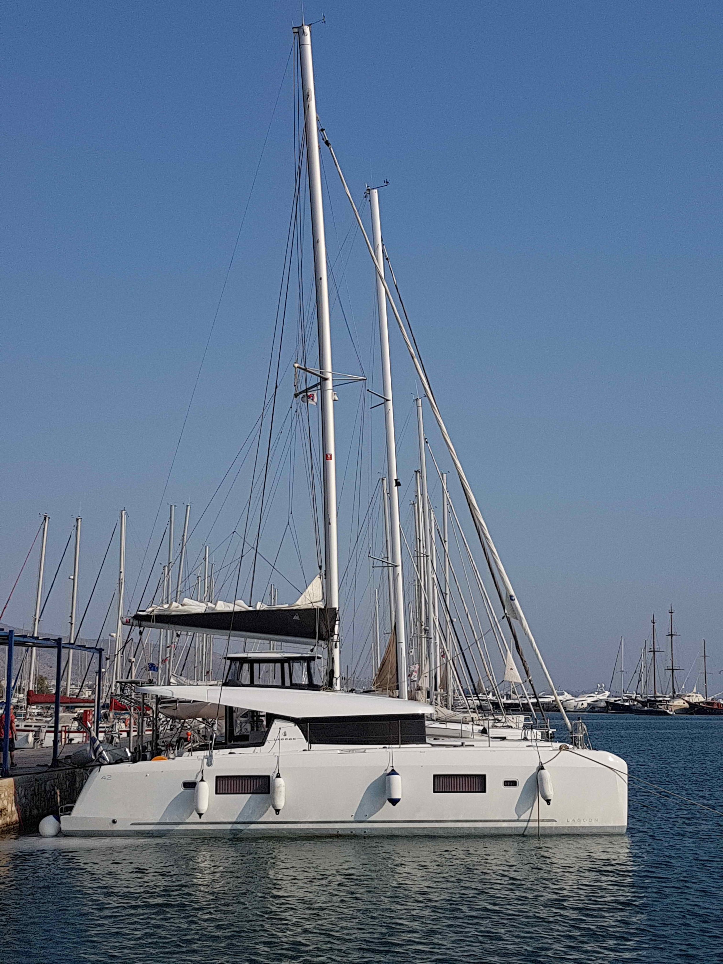 Photo #1 - Lagoon 42 - 4 + 2 cab. (ECONOMY) in Rhodos - 35879