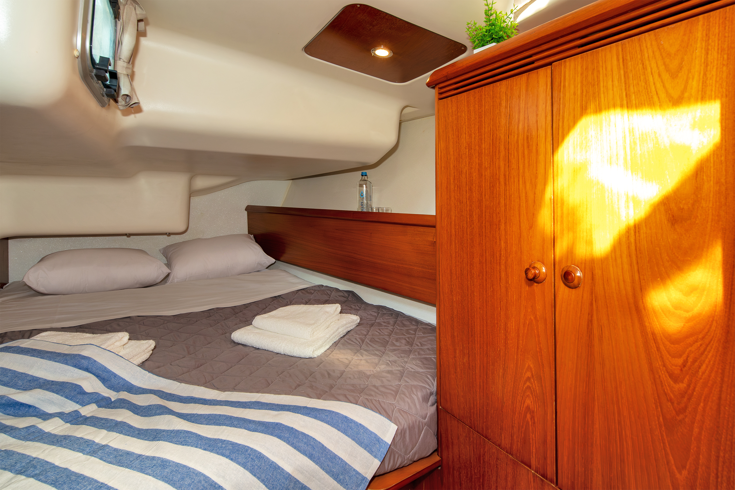 Sun Odyssey 43 — photo 14
