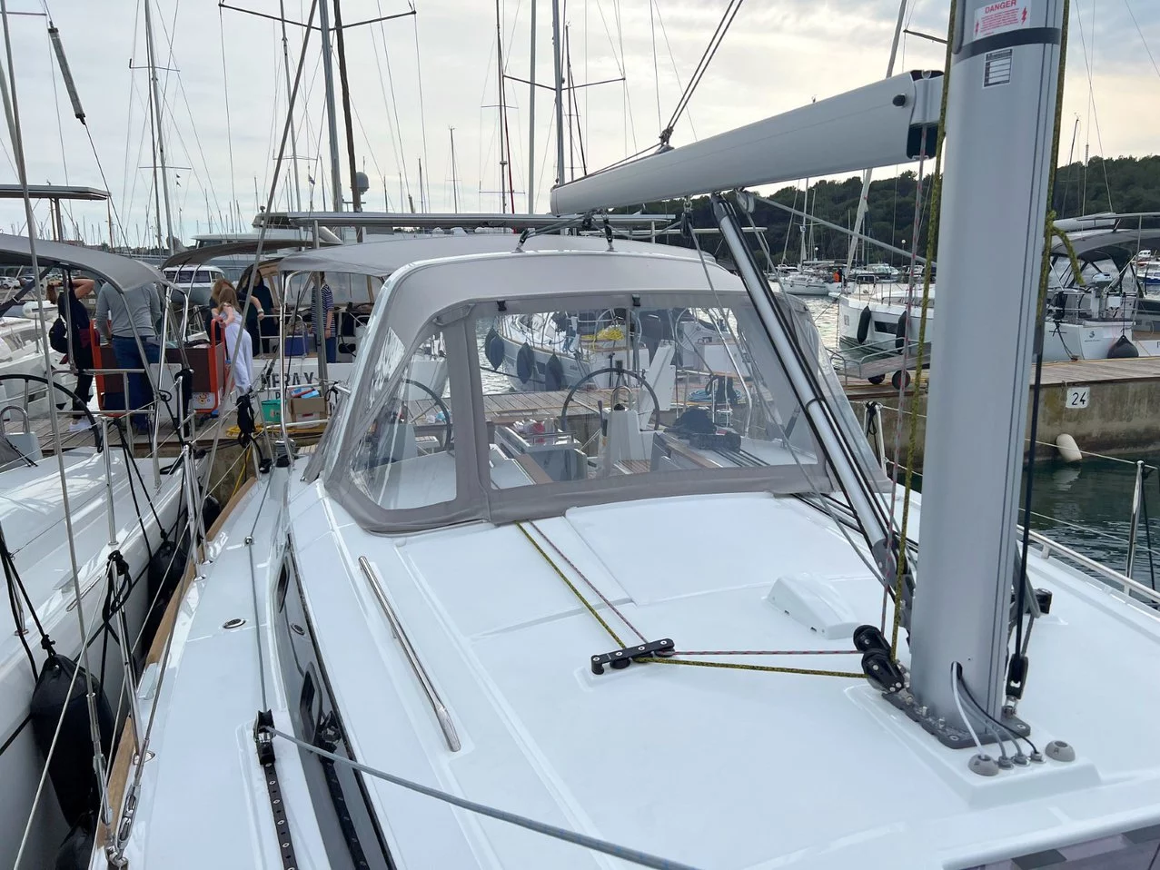 Oceanis 38.1 (Jana)  - 13