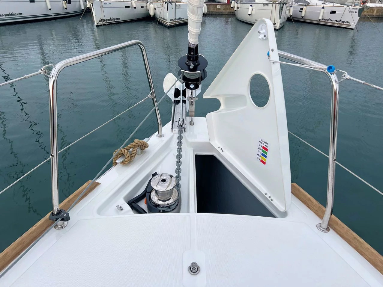 Oceanis 38.1 (Jana)  - 14