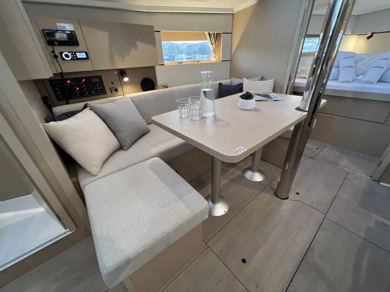 Oceanis 38.1 (Jana)  - 20