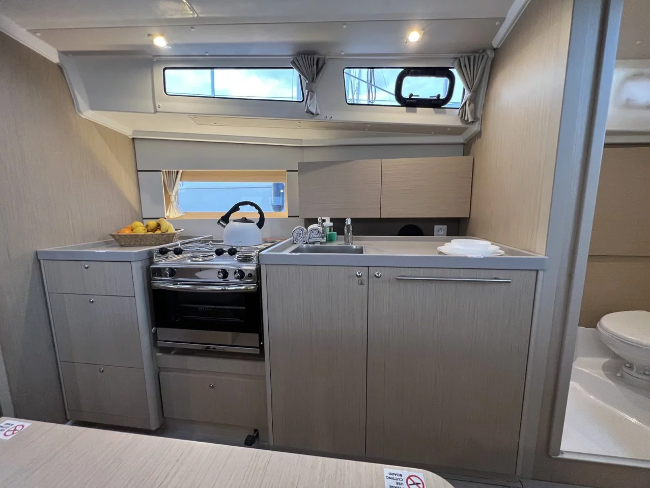 Oceanis 38.1 (Jana)  - 24