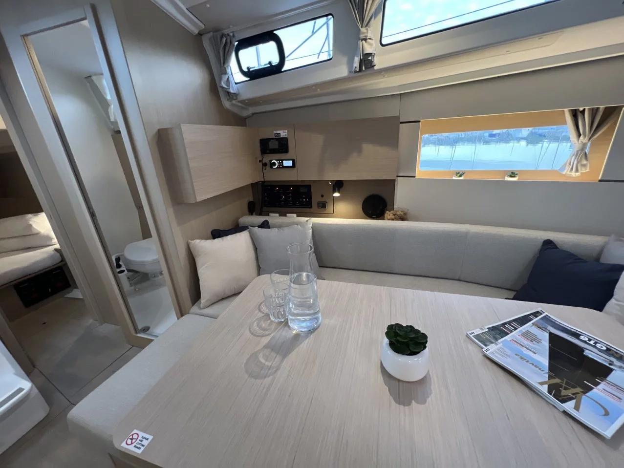 Oceanis 38.1 (Jana)  - 26