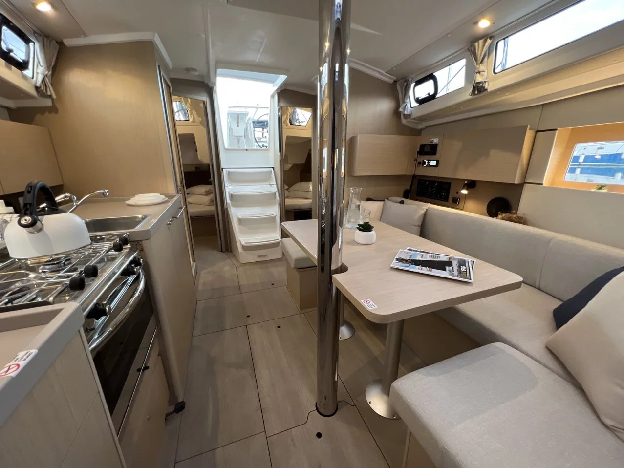Oceanis 38.1 (Jana)  - 28