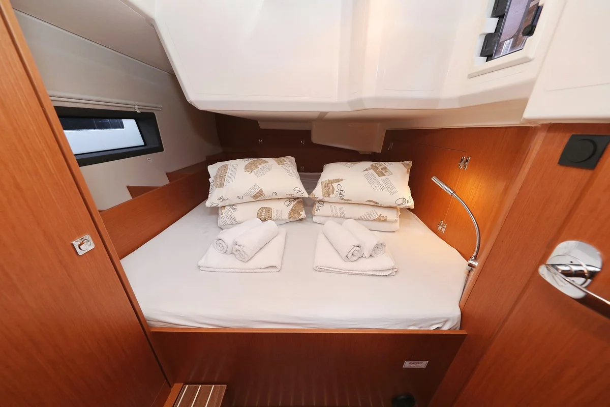 Bavaria C42 (SeaTime)  - 18