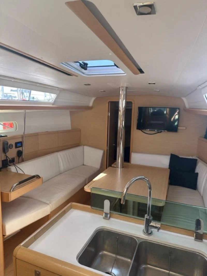 Sun Odyssey 389 (39 North)  - 7