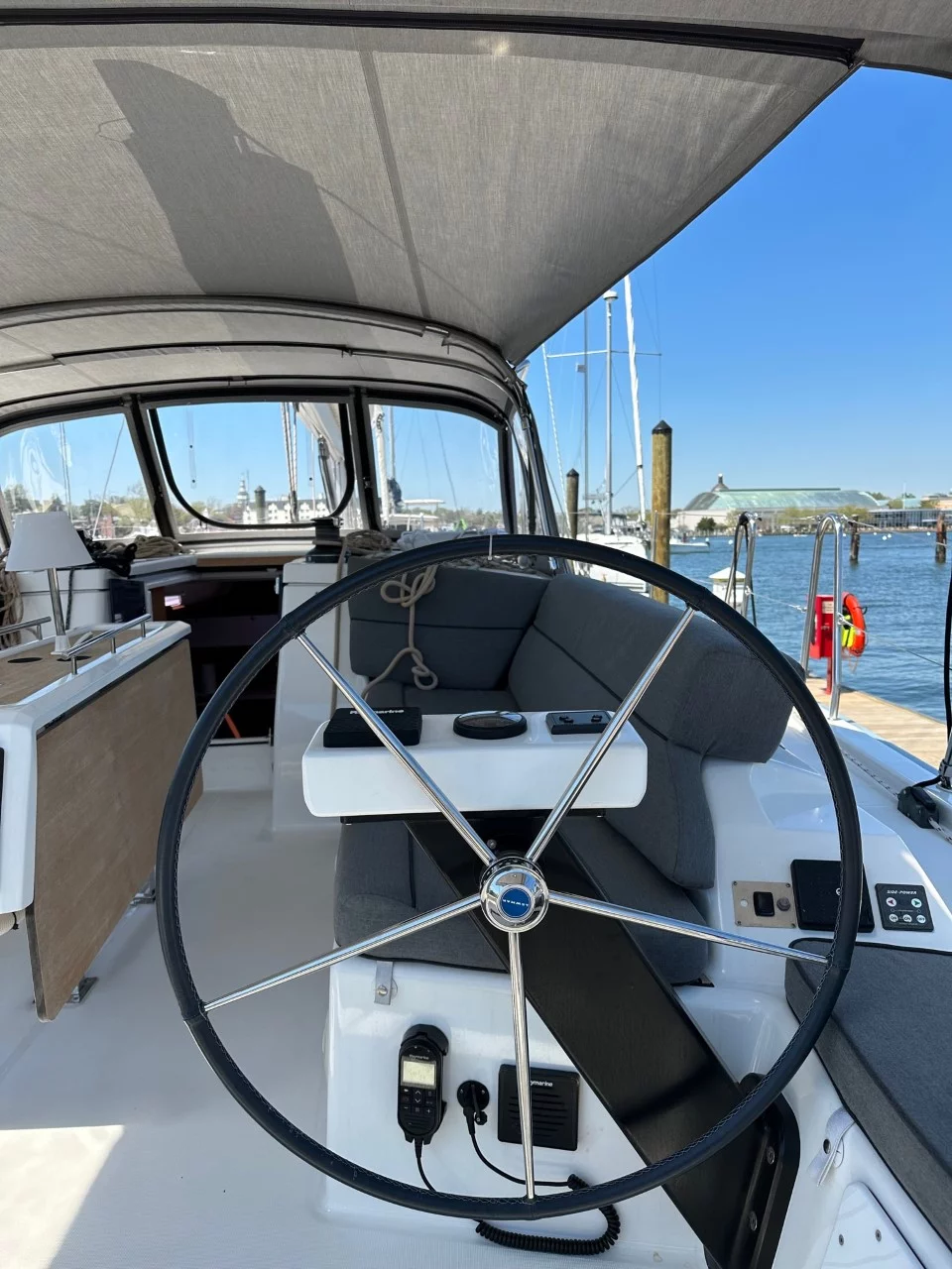 Dufour 430 - 3 cab. (Opportune Moment)  - 3