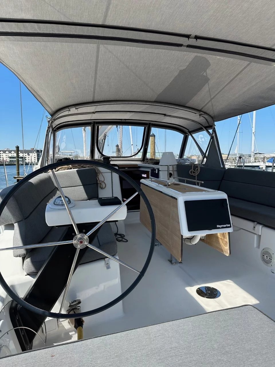 Dufour 430 - 3 cab. (Opportune Moment)  - 4