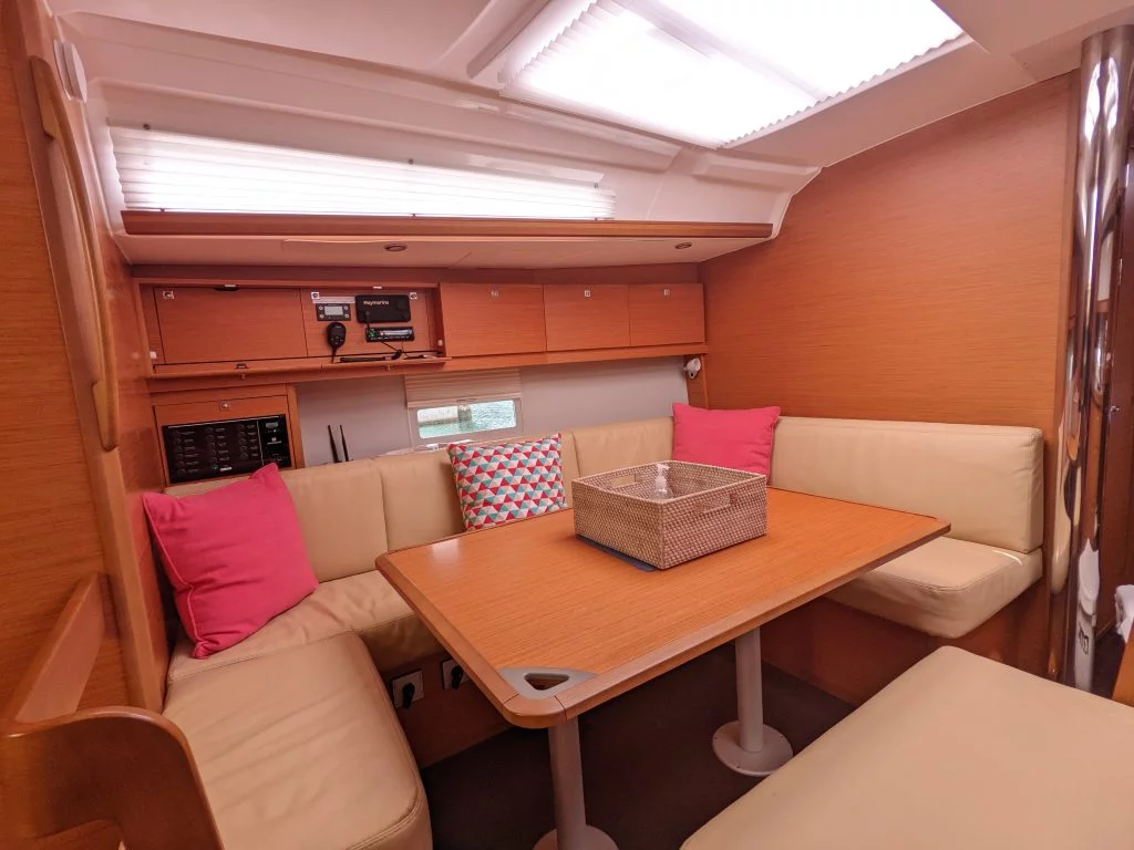 Dufour 430 (Hoosier Lady)  - 9