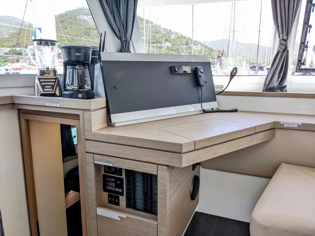 Fountaine Pajot Lucia 40 - 4 cab. (Infinite Blue)  - 2