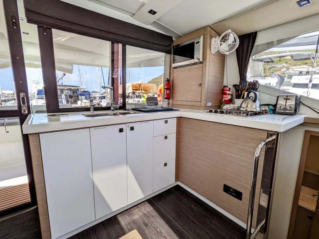 Fountaine Pajot Lucia 40 - 4 cab. (Infinite Blue)  - 4