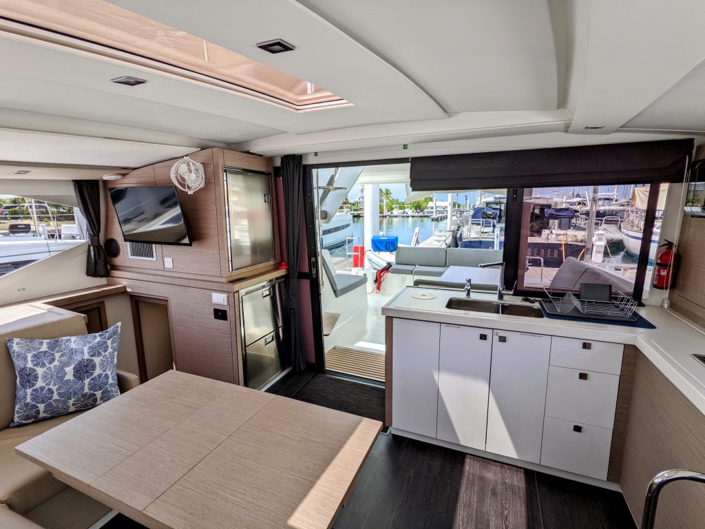 Photo #6 - Fountaine Pajot Lucia 40 - 4 cab. (Infinite Blue) en St. Thomas - 36188