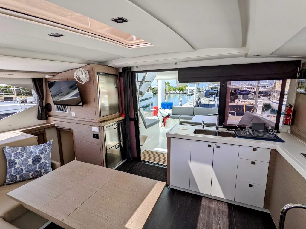 Fountaine Pajot Lucia 40 - 4 cab. (Infinite Blue)  - 5