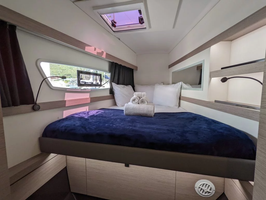 Fountaine Pajot Lucia 40 - 4 cab. (Infinite Blue)  - 6