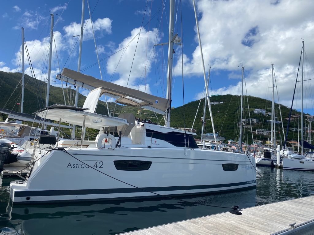 Photo #1 - Fountaine Pajot Astrea 42 Maestro (Serene Blue) en Nanny Cay - 36194